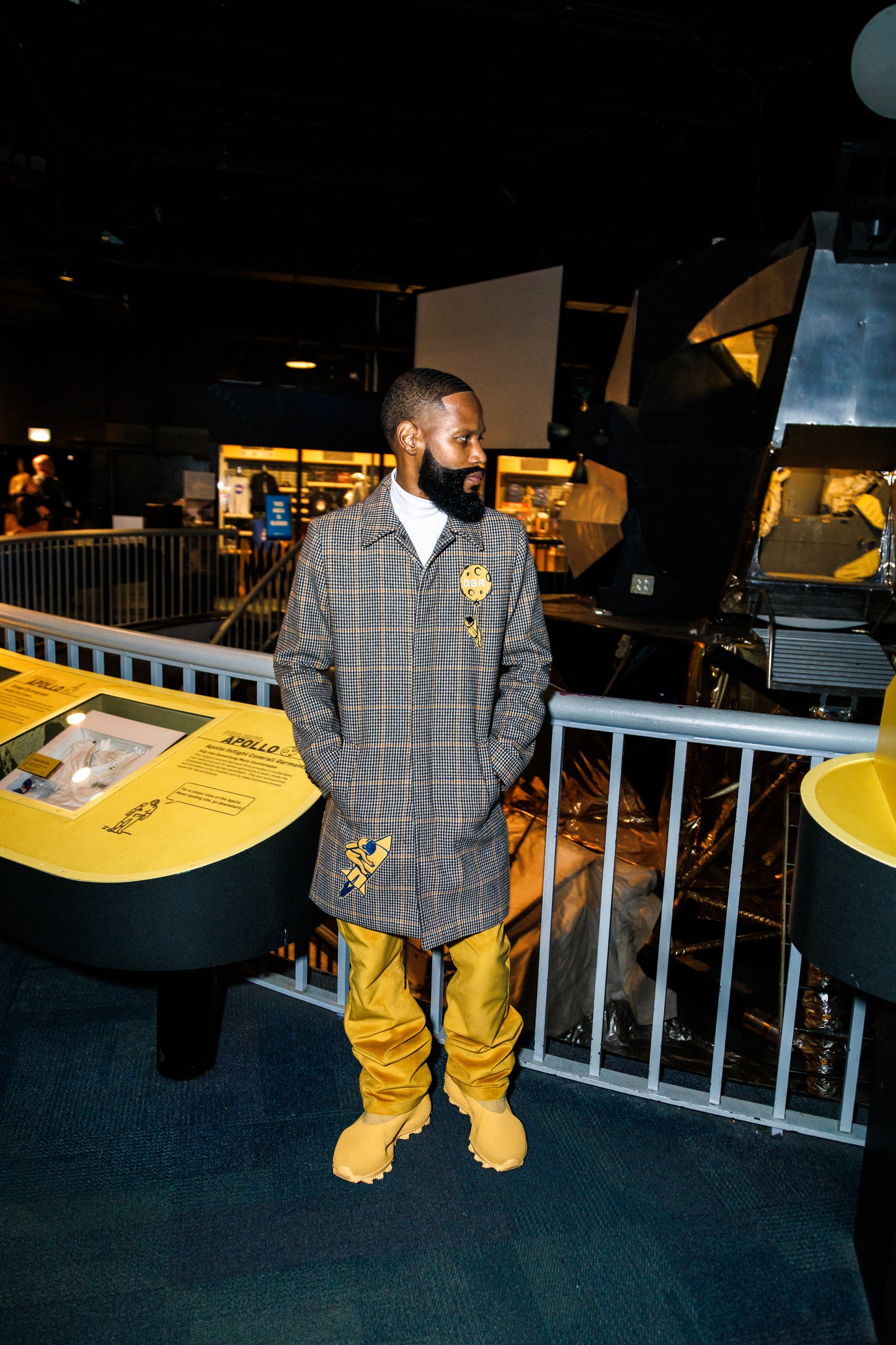 “LOYALTY OVERCOAT” (CHECKERED)