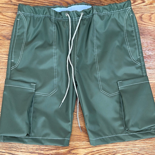 OLIVE CARGO SHORTS WITH 3D POCKETS